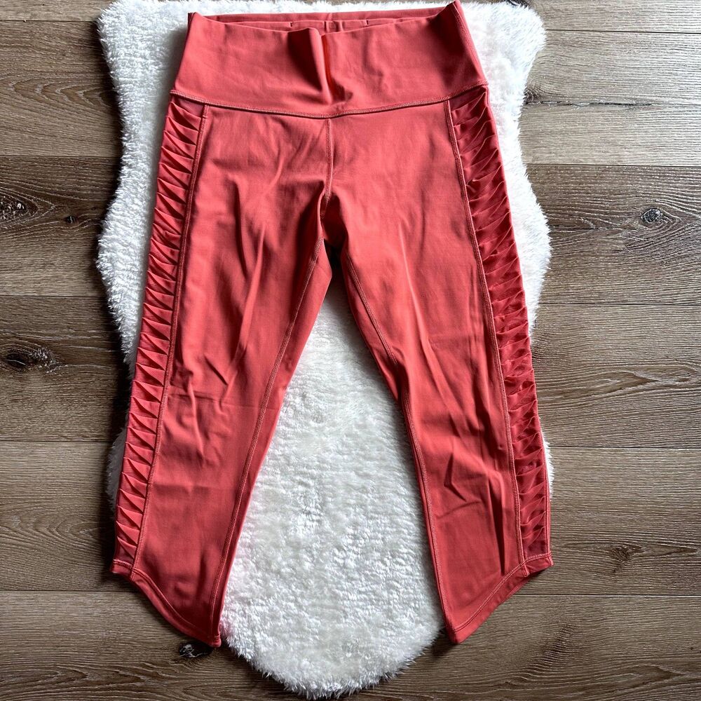 Lululemon Sunshine Salutation Crop Side Mesh Detailing Women's Size 10 - Picture 2 of 8